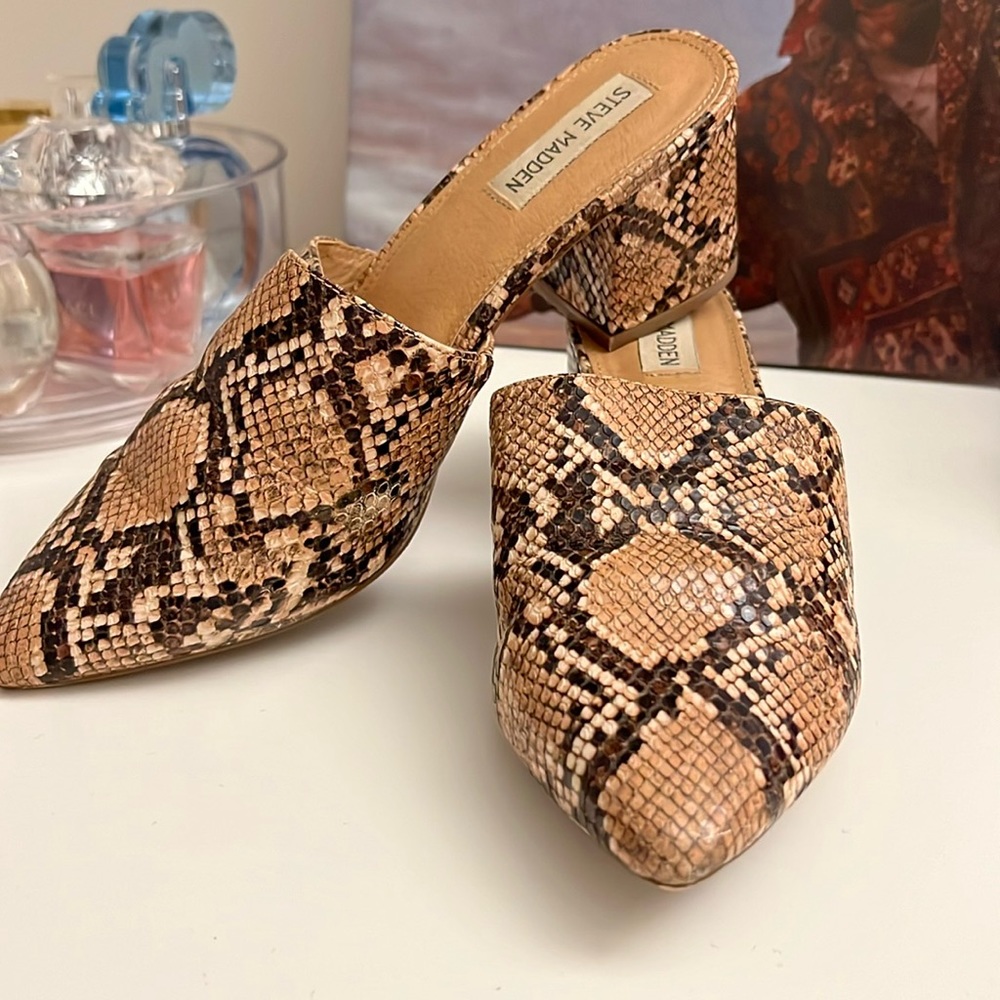 Steve Madden bishop snakeskin mules size 9